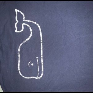 navy blue vineyard vines t shirt